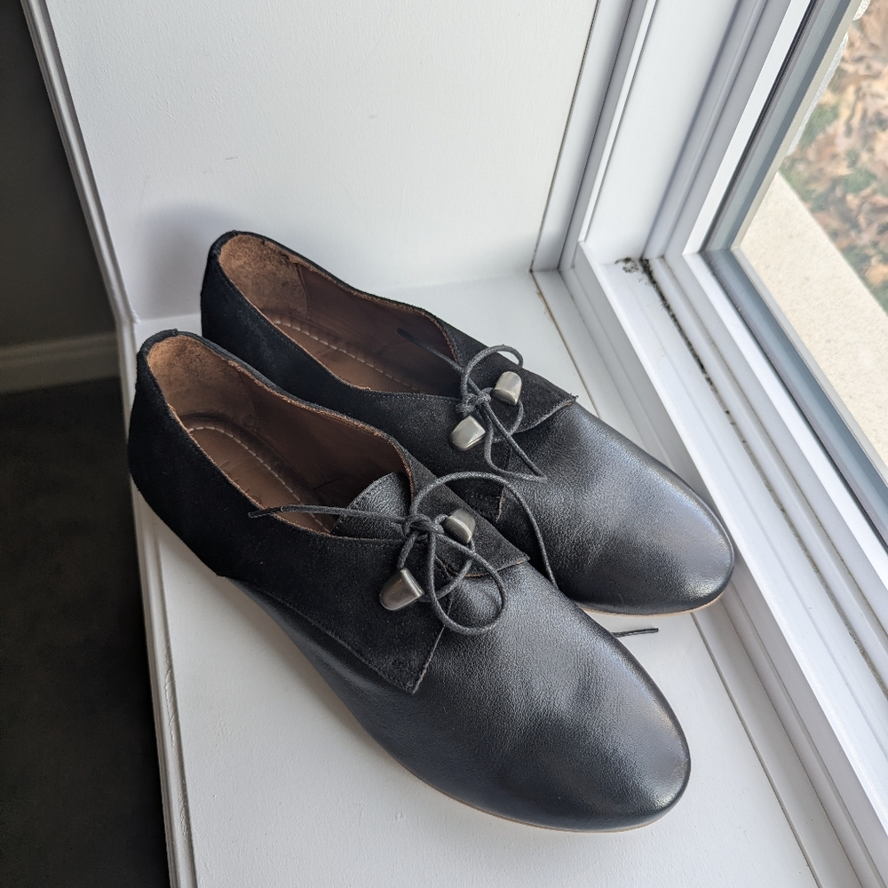 Bueno Black Leather Suede Oxford Flats 10 Workwear Goth Timeless NEW